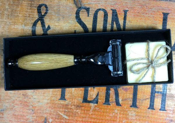 Oak Whisky Cask Razor by The Highland Pen Company